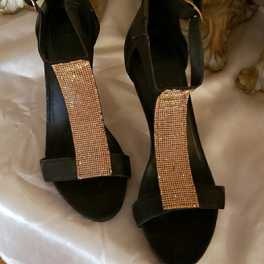 Black rhinestone pumps